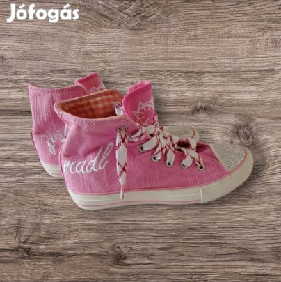Újszerű Krüger Madl meseszép hímzett cipő 37-es bth 23.5 cm
