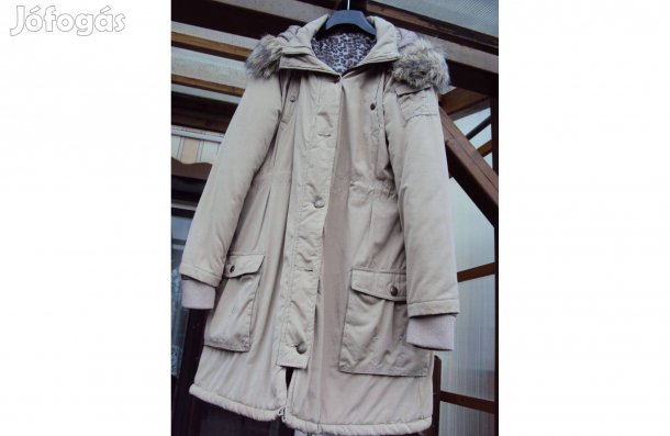 Újszerű L-es női télikabát