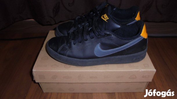 Újszerű Nike Court fekete női edzőcipő cipő sportcipő 38 - 38,5