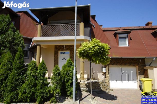 Újszerű, 2 szintes sorházas légkondicionált lakás, garázzsal együtt