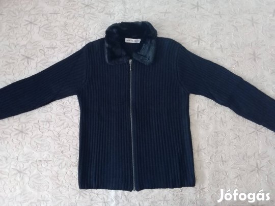 Újszerű - Fekete cipzáros szőrme galléros kardigán - pulóver 38/40
