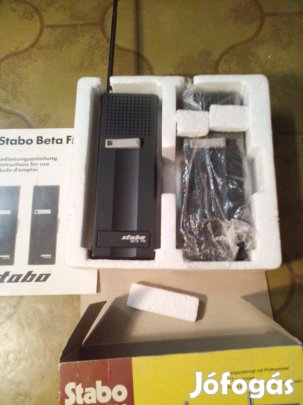 Újszerű, de már retró adó-vevő kiváló állapotban