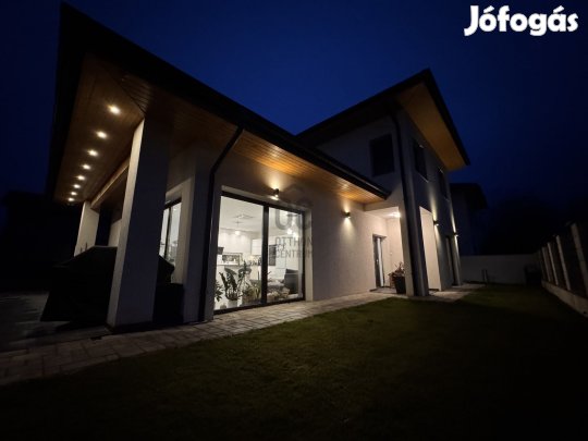 Újszerű, makulátlan OTTHON Gödön