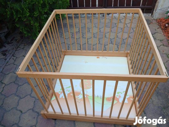 Újszerű, minőségi, nagyon jó állapotban lévő Fa járóka eladó