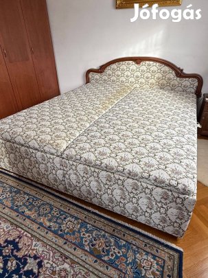 Újszerű ágyneműtartós franciaágy kedvezményesen eladó