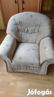 Újszerű állapotú fotel 