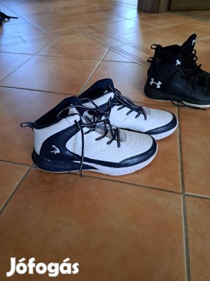 Újszerű állapotú kosárlabdacipő ccc s 41 es méretű