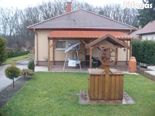 Újszerű családi ház a Júlia-telepen eladó