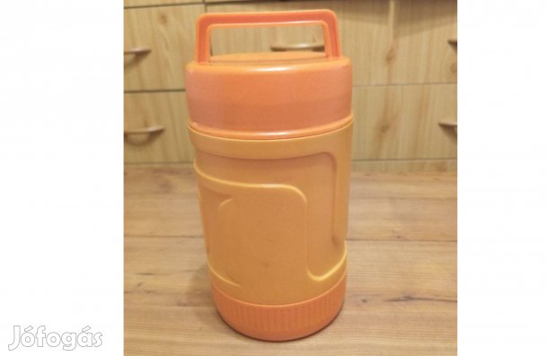 Újszerű ételes, fagyis termosz (7dl ) 1500 Ft Bp. 3. ker