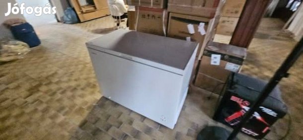 Újszerű fagyasztó láda! Minimális esztétikai hibával fotóztam!