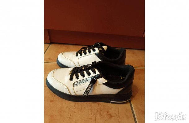 Újszerű fehér/fekete cipő 38 méret 2600 Ft