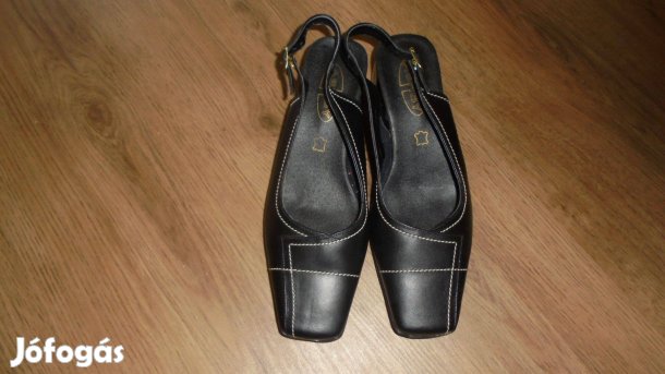 Újszerű fekete magassarkú elöl zárt hátul nyitott női cipő szandál 37