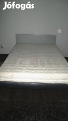 Újszerű franciaágy eladó