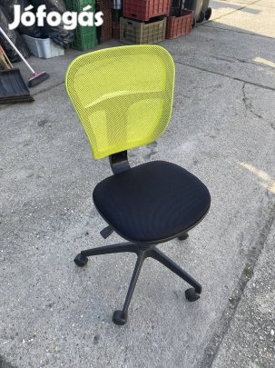 Újszerű gyerek forgószék 