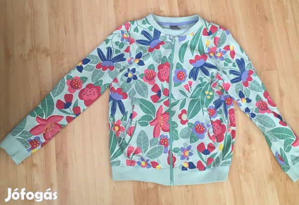 Újszerű gyerekruhák - nadrágok, pulóverek