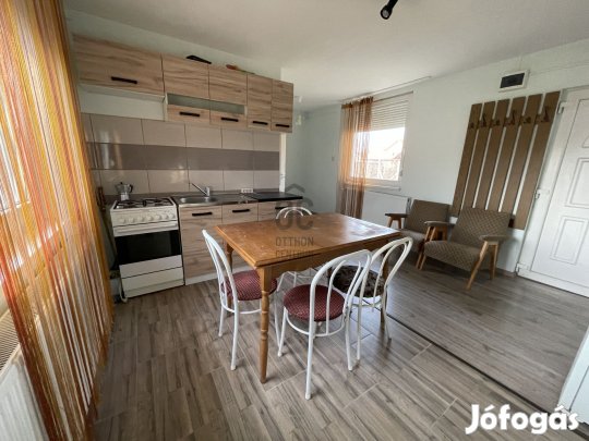 Újszerű ingatlan eladó a Biczó-István kertben