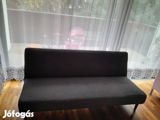 Újszerű kanapé