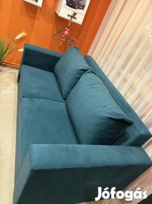 Újszerű kanapé eladó