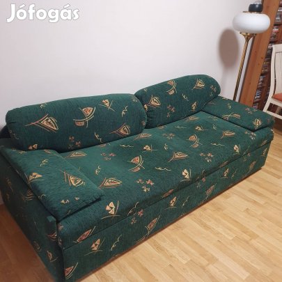 Újszerű kihúzható kanapé.