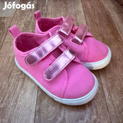 Újszerű kislány tornacipő (25)