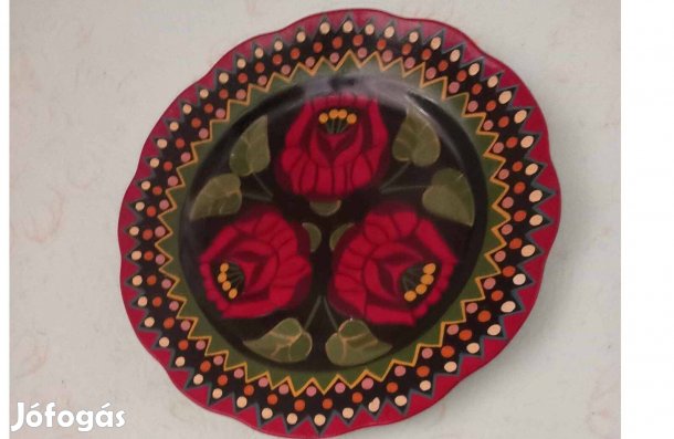 Újszerű népművészeti tányér