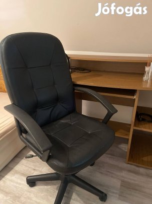 Újszerű számítógép szék forgószék irodai karfás szék fekete