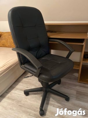 Újszerű számítógép szék forgószék irodai karfás szék fekete