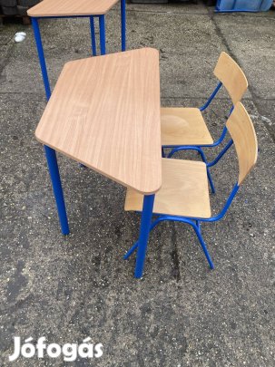 Újszerű trapéz asztal , iskola szék eladó