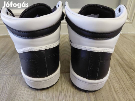 Újszerű unisex Adidas Top Ten 38-as magasszárú cipő