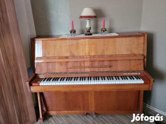 Ukraina pianino 2 pedálos