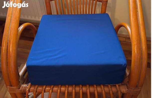 Ülésmagasító, felállást segító párna