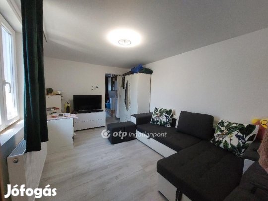 Üllési 95 nm-es ház eladó