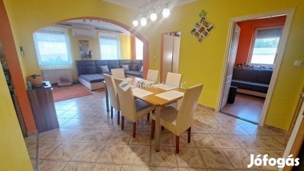 Üllői 122 nm-es ház eladó