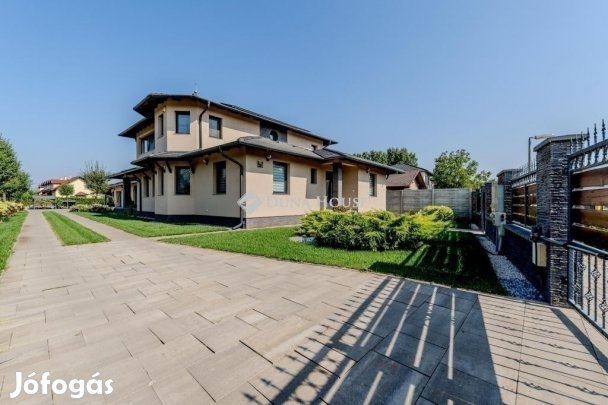 Üllői 217 nm-es ház eladó