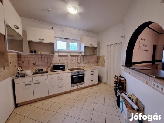 Üllői 280 nm-es ház eladó