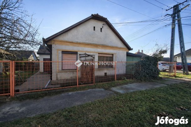 Üllői 65 nm-es ház eladó