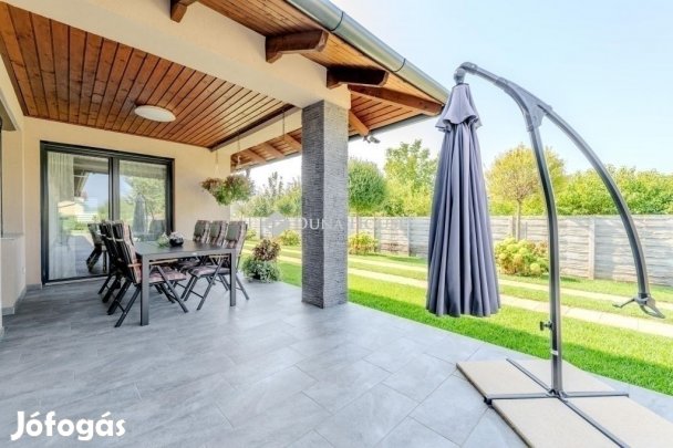 Üllői eladó 217 nm-es ház