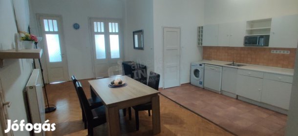 Üllői úton, Corvin-negyed közelében 3 szobás lakás kiadó!