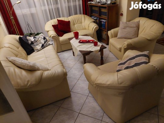 Ülő-fekvő garnitúra 3-2-1-1 bőrszövet , használt, olcsón eladó
