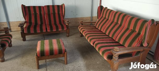 Ülőgarnitúra eladó.