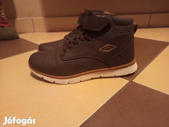 Umbro fiú bakancs! 34-es!