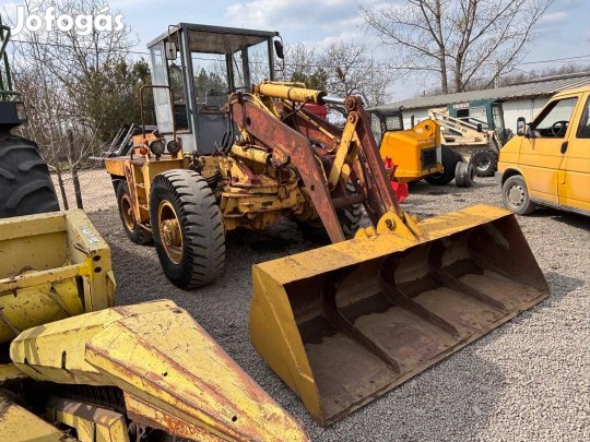 Un 053.2 4x4 homlokrakodó rakodógép