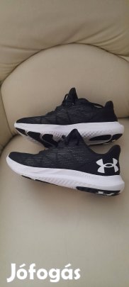Under Armour 40-es sportcipő!