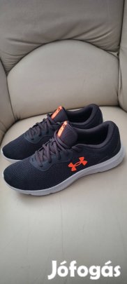 Under Armour 42, 5-ös futócipő!