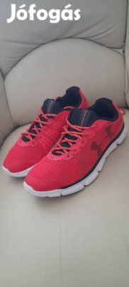 Under Armour 44-es férfi cipő!