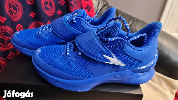 Under Armour cipő (Új) (43) eladó!