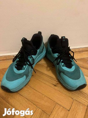 Under Armour férfi sportcipő