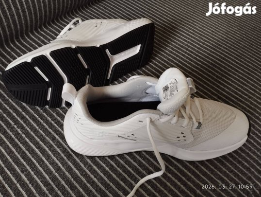 Under Armour sportcipő