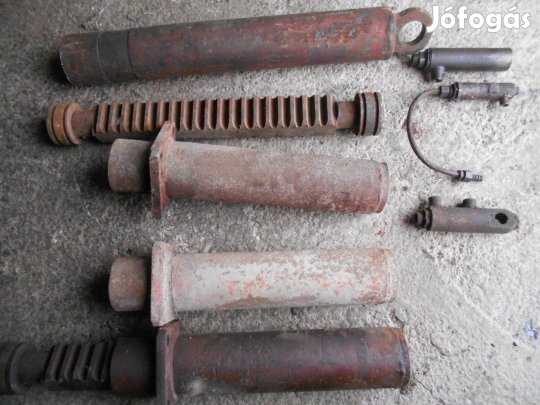 Unhz 500 markolóhoz alkatrészek eladók