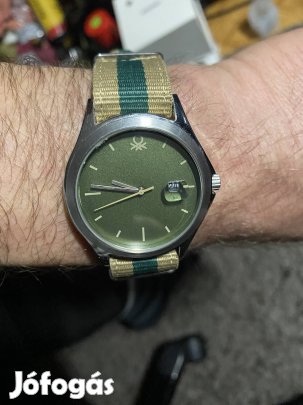 United Colors of Benetton márkájú karóra Szép pontos újszerű 